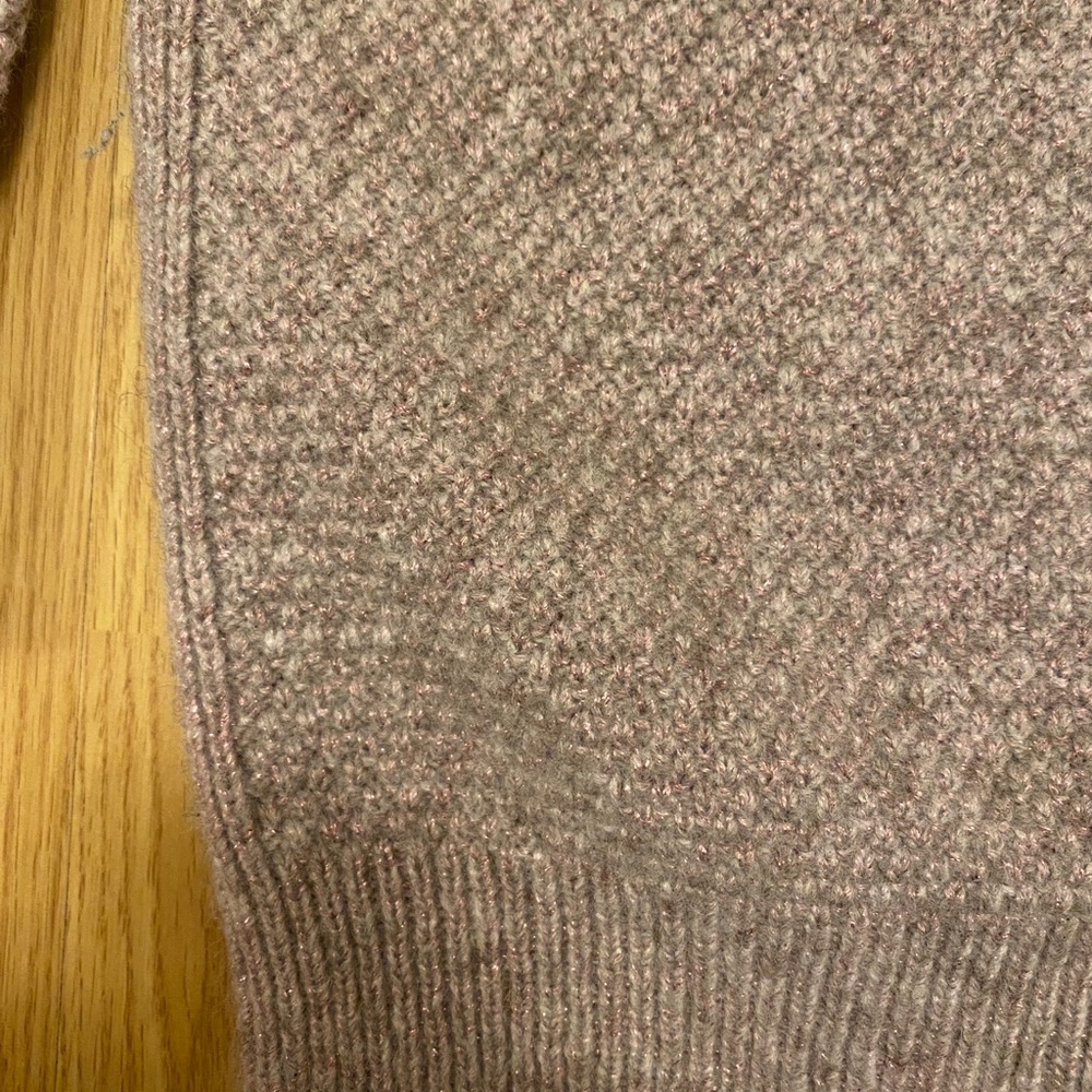 sweater - Picture 3 of 4